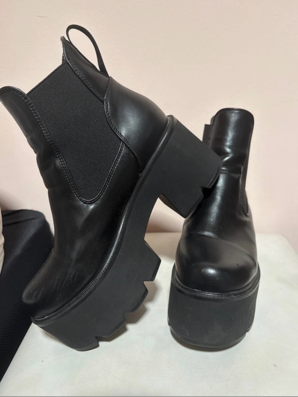 TOP Moda Black Chunky Platform Chelsea Booties